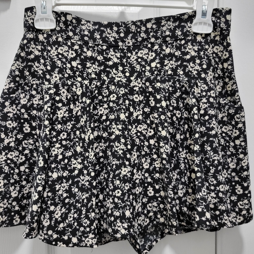 Sara Skirt Short